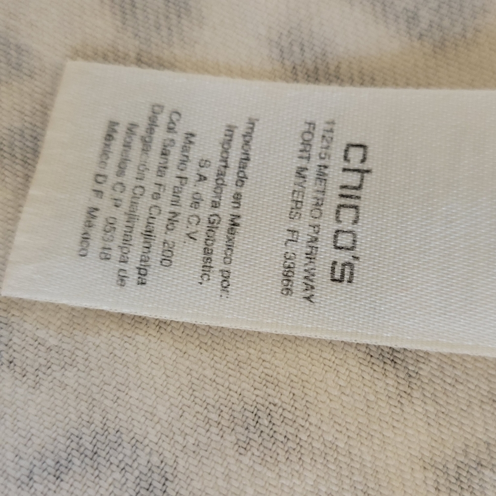Chico's leopard jacket with gold background size 1 or medium - Picture 6 of 6